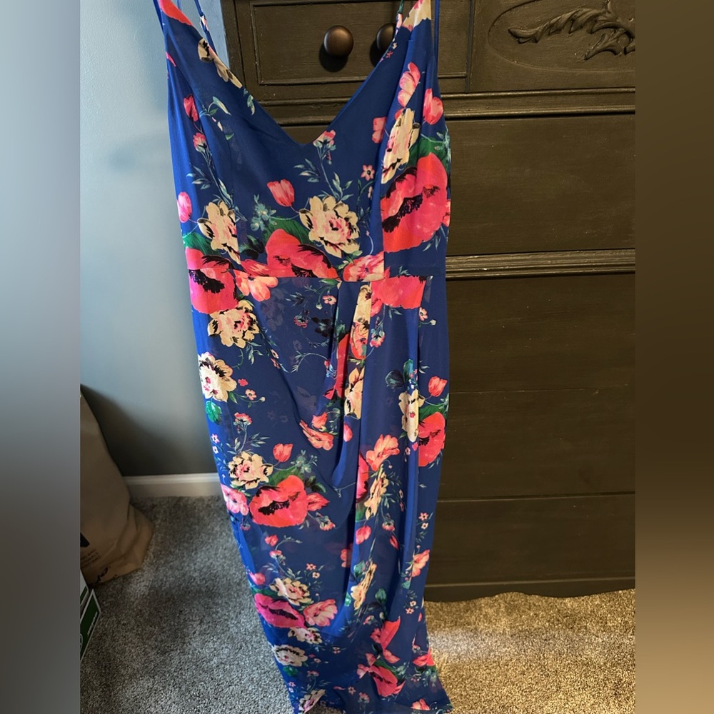 Floral Dress from Express. Size XS. Worn once!! Great condition.